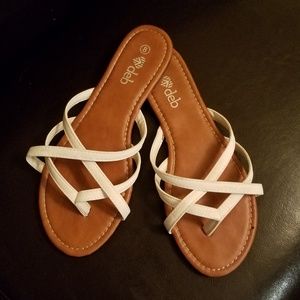 Deb Size 8 Flip Flops